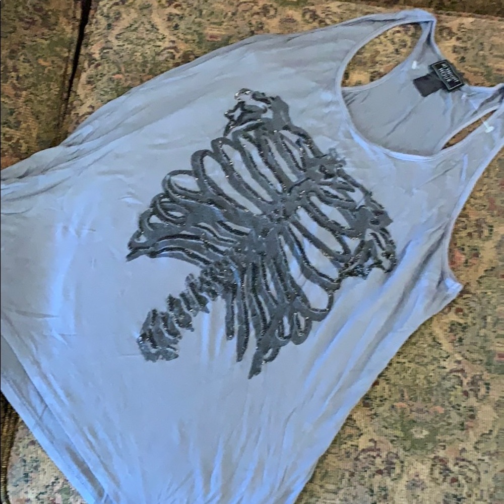 Top sleeveless